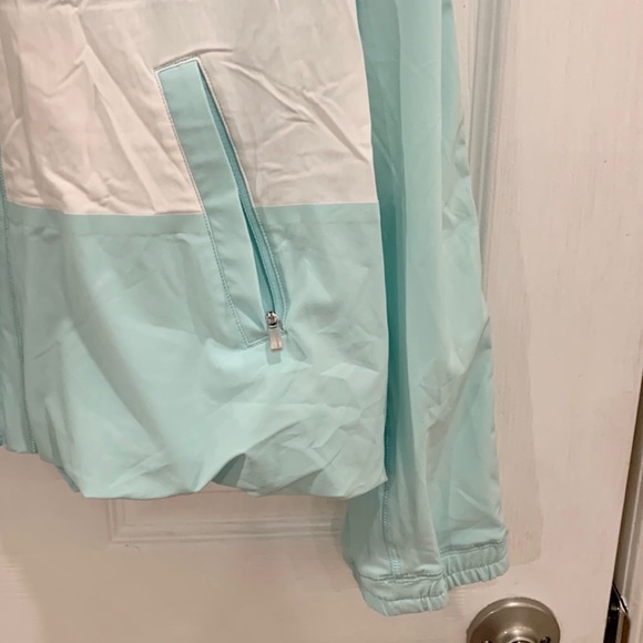 Lululemon Water Resistant Off the Court Light Zip Up Jacket - Picture 9 of 15